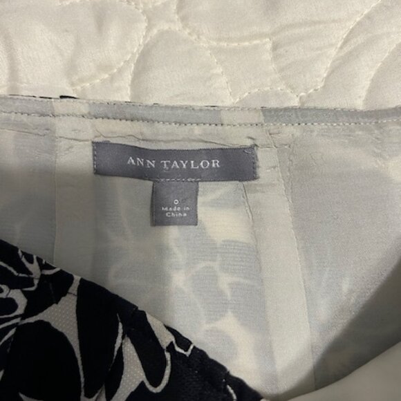 Ann Taylor black floral silk skirt - Picture 7 of 8